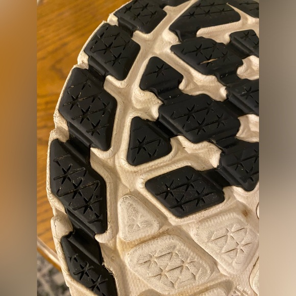 HOKA WOMEN'S HOKA ARAHI 7 RUNNING SHOES Size 10.5 Black - Picture 10 of 13